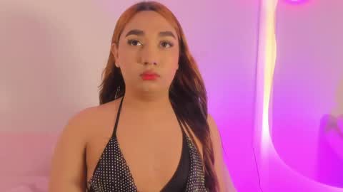 La  online show from May 1, 8:46 pm
