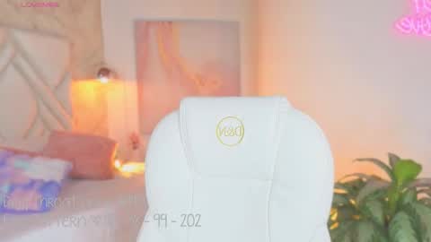 Snapshot of liacox chatting on October 1, 3:01 am Lia Cox online show from October 1, 3:01 am