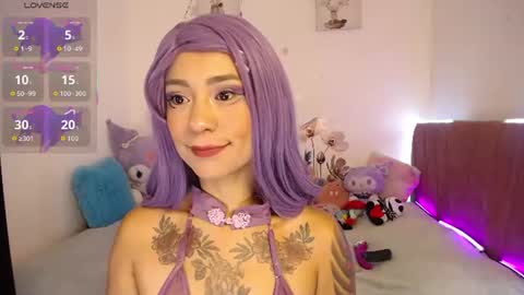 liahdiaz_ online show from August 1, 1:21 pm