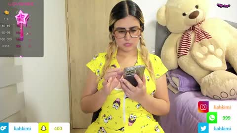 Snapshot of liahkimi chatting on December 6, 3:19 am Lia  online show from December 6, 3:19 am