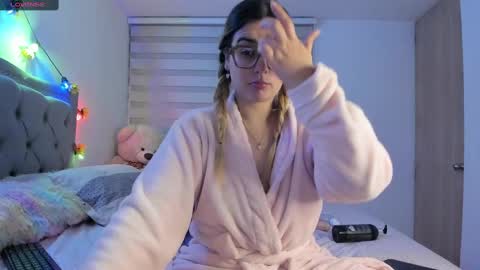 Snapshot of liahkimi chatting on February 19, 6:11 am Lia  online show from February 19, 6:11 am