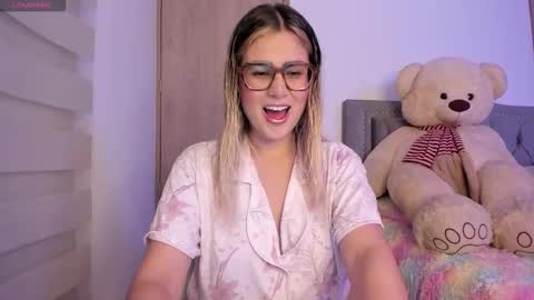 Snapshot of liahkimi chatting on October 2, 3:02 am Lia  online show from October 2, 3:02 am