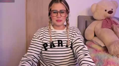 Snapshot of liahkimi chatting on October 5, 1:48 am Lia  online show from October 5, 1:48 am