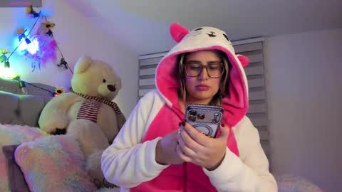 Snapshot of liahkimi chatting on February 22, 12:34 am Lia online show from February 22, 12:34 am