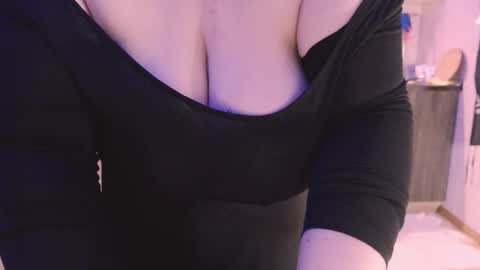 miss Lia  colection for travel online show from January 7, 5:09 pm