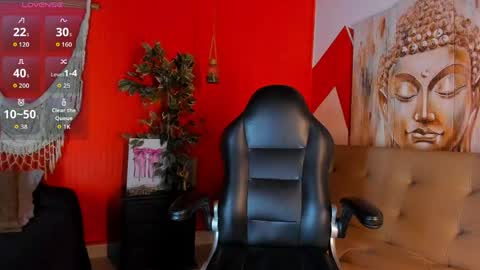 Snapshot of liahspencer chatting on May 5, 7:11 pm lia online show from May 5, 7:11 pm