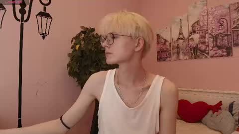 Snapshot of liam_blair chatting on July 15, 10:20 am LIAM online show from July 15, 10:20 am