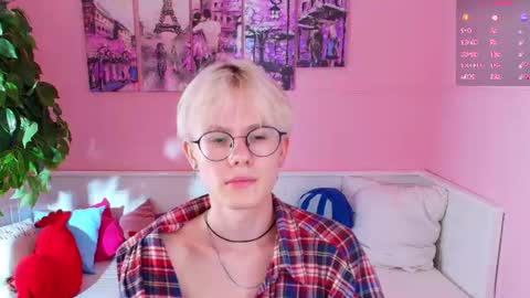 Snapshot of liam_blair chatting on July 29, 10:24 am LIAM online show from July 29, 10:24 am