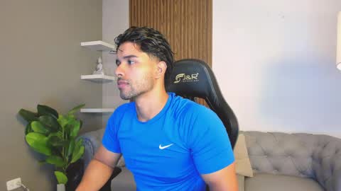 Liam Collins online show from April 15, 11:50 am