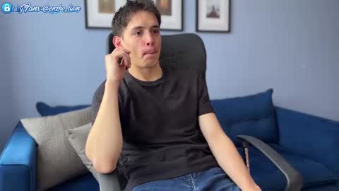 Liam online show from March 19, 5:28 pm