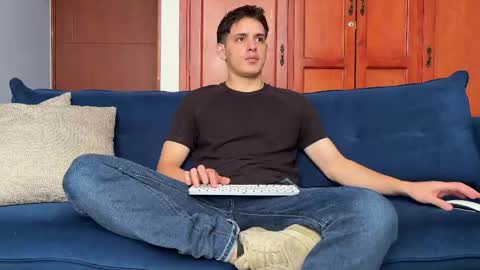Snapshot of liam_enzho chatting on June 6, 3:06 pm Liam online show from June 6, 3:06 pm