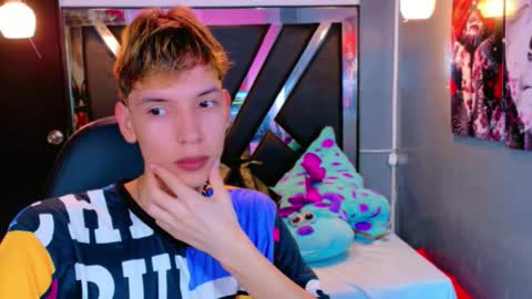 liam_green1 online show from February 22, 1:20 pm