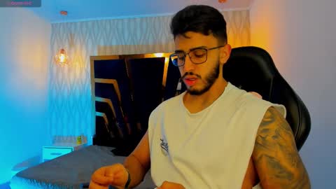 LIAM KLEIN online show from December 15, 11:25 am