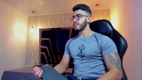 LIAM KLEIN online show from March 4, 11:16 am