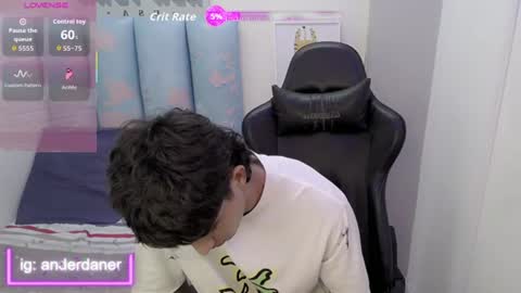 Snapshot of liam_play chatting on June 20, 4:15 am LIAM online show from June 20, 4:15 am