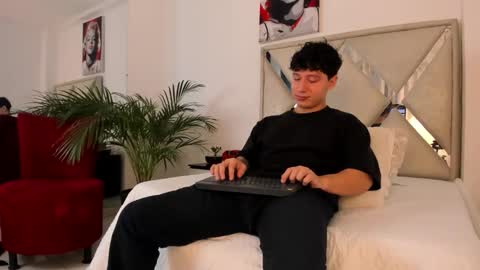 Call me Lian online show from February 19, 12:56 pm