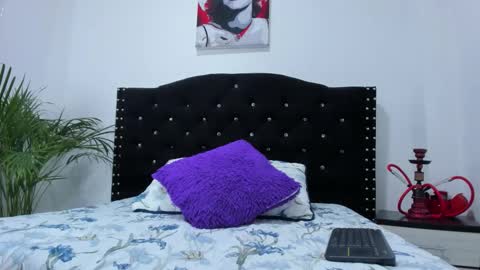 Call me Lian online show from April 10, 12:10 pm