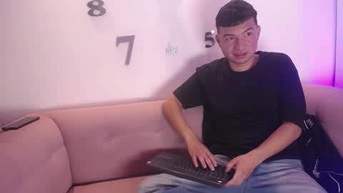 Snapshot of liam_sean chatting on February 6, 3:26 pm Liam online show from February 6, 3:26 pm