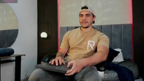 Liam online show from October 2, 8:27 pm