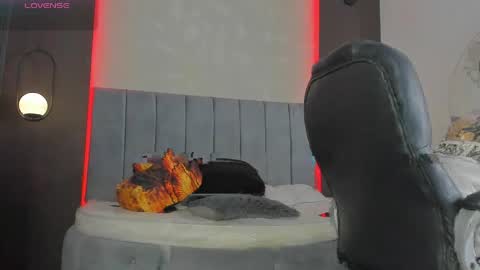 Liam online show from April 8, 5:57 pm