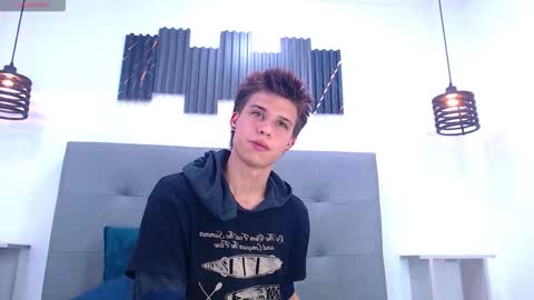 liam_york online show from March 28, 7:02 pm