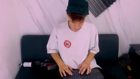 liam_york online show from March 31, 3:30 am