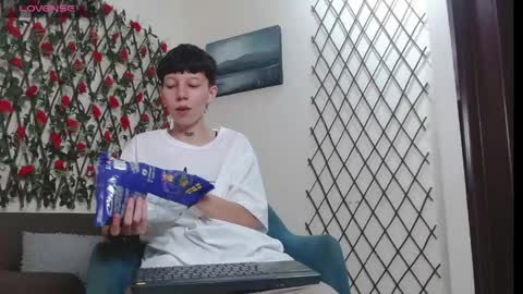 Snapshot of liambrown09 chatting on May 6, 7:19 pm Liam online show from May 6, 7:19 pm