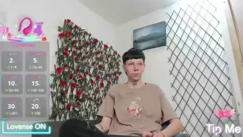 Snapshot of liambrown09 chatting on June 16, 7:49 pm Liam online show from June 16, 7:49 pm