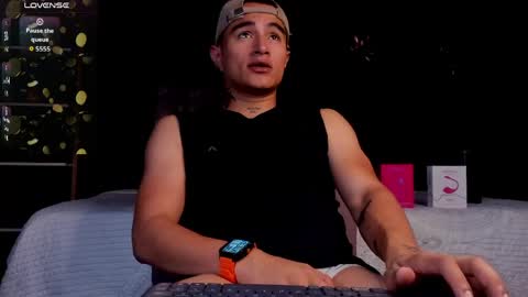 Snapshot of liamdeep_ chatting on May 11, 8:17 pm LiamDeep online show from May 11, 8:17 pm