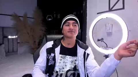 Snapshot of liamdeep_ chatting on July 10, 7:05 pm LiamDeep online show from July 10, 7:05 pm