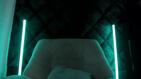 Liam twink big dick online show from May 11, 4:04 pm