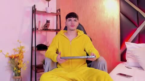 liammuller online show from October 30, 11:55 am