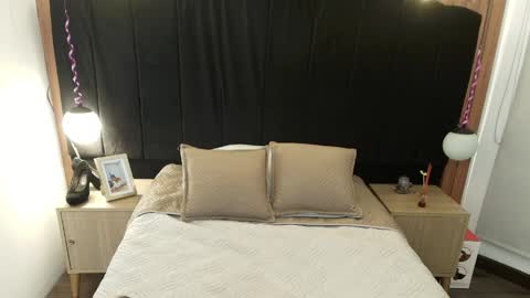 L I A M O N R O E online show from April 18, 12:09 pm