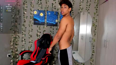 liamvibes212 online show from March 19, 1:26 pm