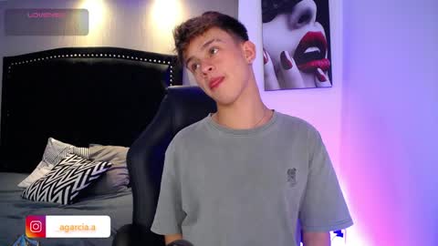 liam online show from March 30, 4:57 am