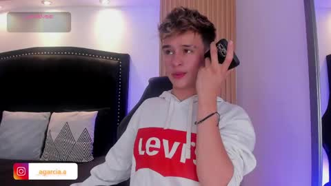Snapshot of liamwild20 chatting on April 30, 4:52 am liam online show from April 30, 4:52 am