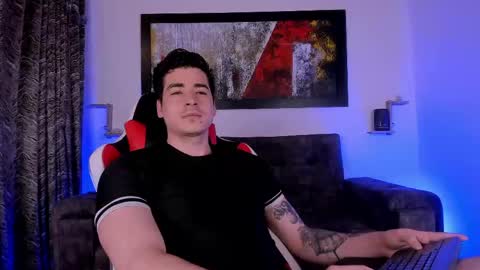 Snapshot of liamwyatt_ chatting on May 1, 3:11 am liamwyatt_ online show from May 1, 3:11 am