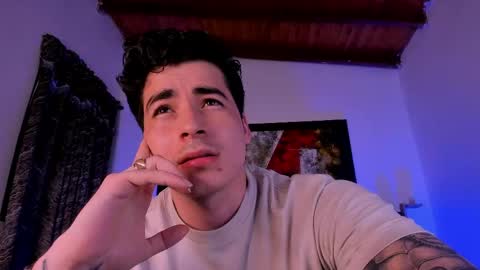 Snapshot of liamwyatt_ chatting on May 16, 3:25 am liamwyatt_ online show from May 16, 3:25 am