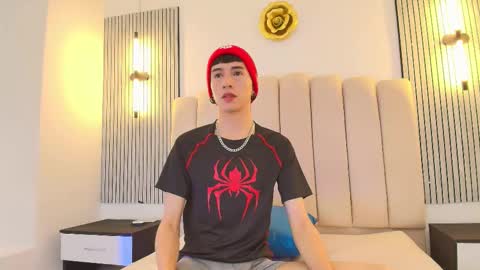 lian_cameron online show from March 17, 3:55 am