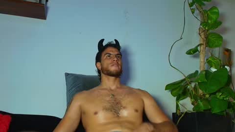 Lian Oconner online show from October 26, 2:17 am