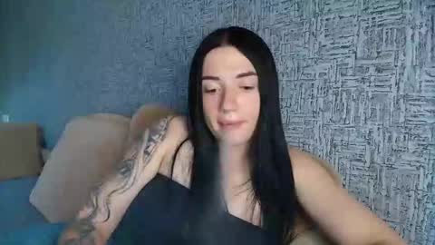 Snapshot of liana_diva chatting on June 5, 10:32 am liana_diva online show from June 5, 10:32 am