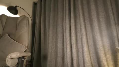 lianewhite online show from April 19, 1:49 am