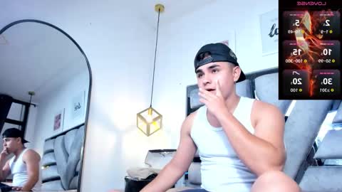 lianfox_ online show from March 19, 12:20 pm