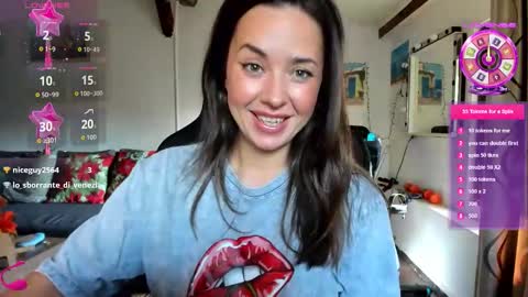 LiaQuinn online show from October 11, 8:35 am