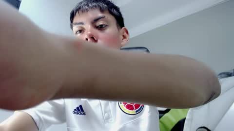 Snapshot of liarr_ chatting on February 7, 7:39 pm LIAR online show from February 7, 7:39 pm