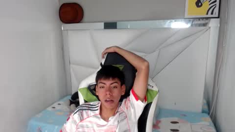 Snapshot of liarr_ chatting on February 22, 8:07 pm LIAR online show from February 22, 8:07 pm