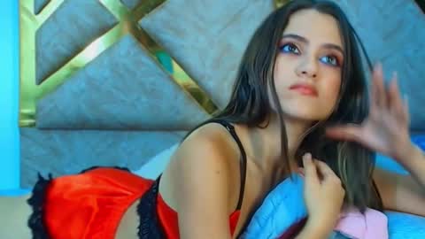 liaross online show from December 5, 6:22 pm