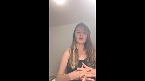Snapshot of liarysmaag17 chatting on May 19, 1:56 am liarysmaag17 online show from May 19, 1:56 am