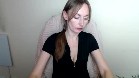 Snapshot of liasais_ chatting on April 21, 12:00 pm Lia online show from April 21, 12:00 pm