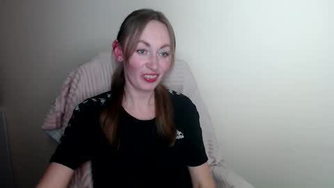 Snapshot of liasais_ chatting on May 5, 12:13 pm Lia online show from May 5, 12:13 pm